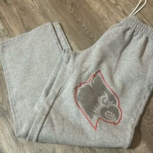 Gildan Louisville pants 
Size S